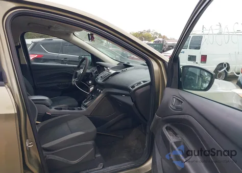 2013 Ford Escape S z USA, uszkodzony, nr VIN 1FMCU0F75DUD80050